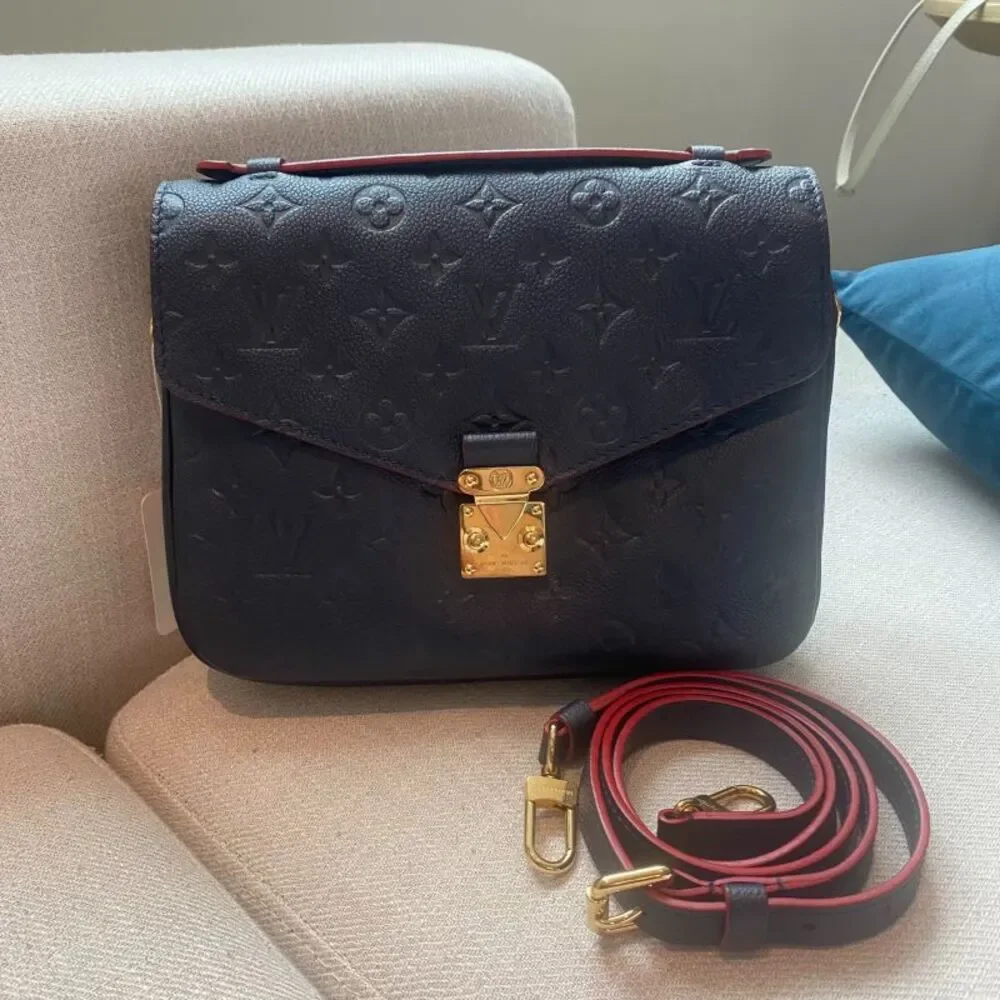 Louis Vuitton Women Pre-Loved Bag Very Good Condition